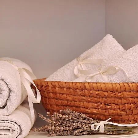 The Charm Daire Split